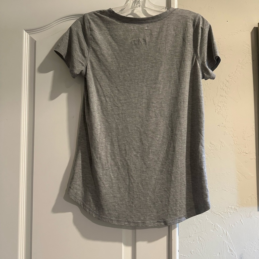 Maurice’s women’s Star Wars T-shirt. Size small - Picture 2 of 4